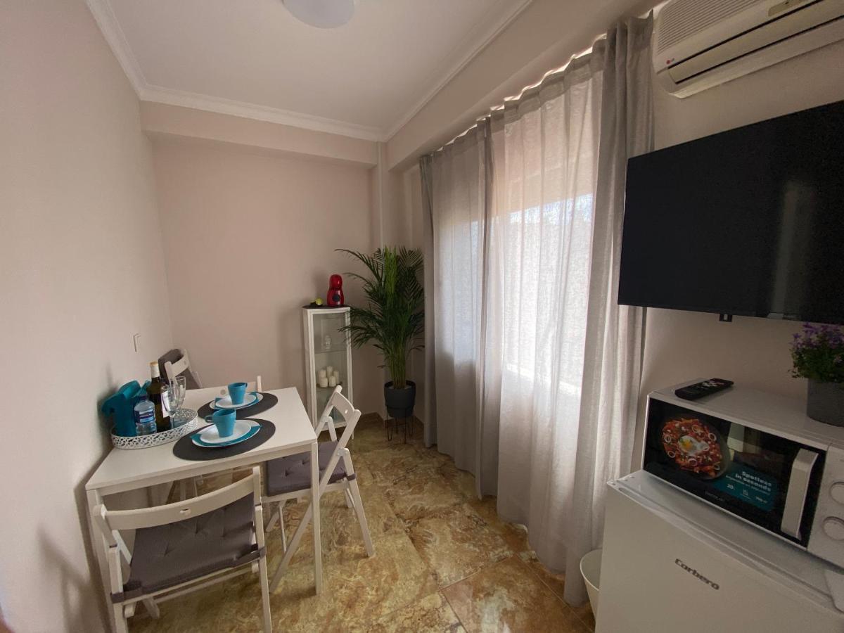 Cozy Studio Centr ตอร์เรโมลิโนส ภายนอก รูปภาพ